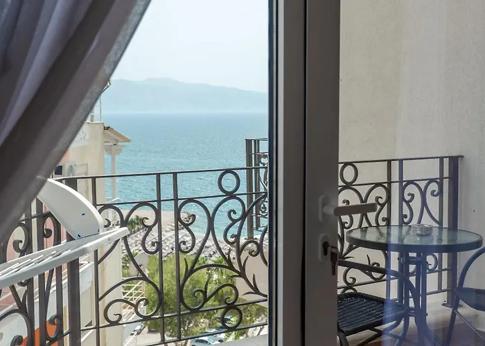 Ξενοδοχείο Ami Mar 4*